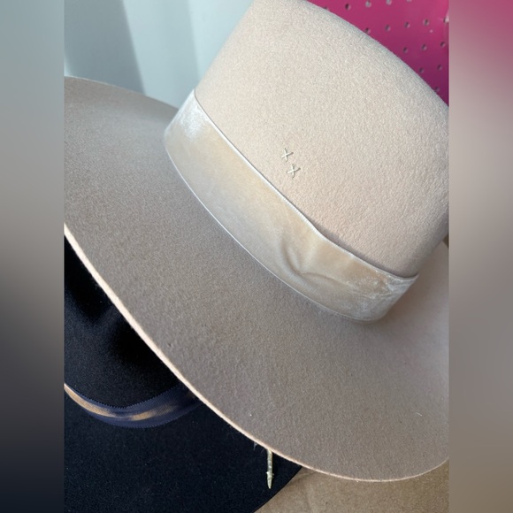 Lack Of Color Rancher Hat 100% Wool in Beige w Velvet Band and Embroidery Detail - Picture 8 of 13